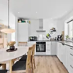 2 Bedroom Awesome In *
