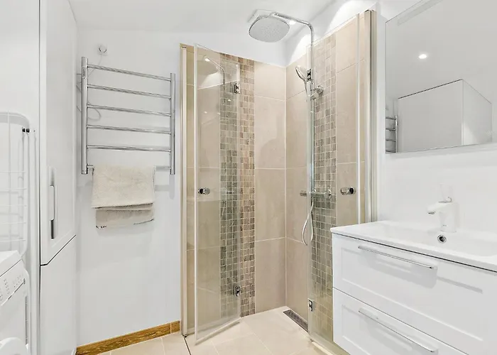 2 Bedroom Awesome In *