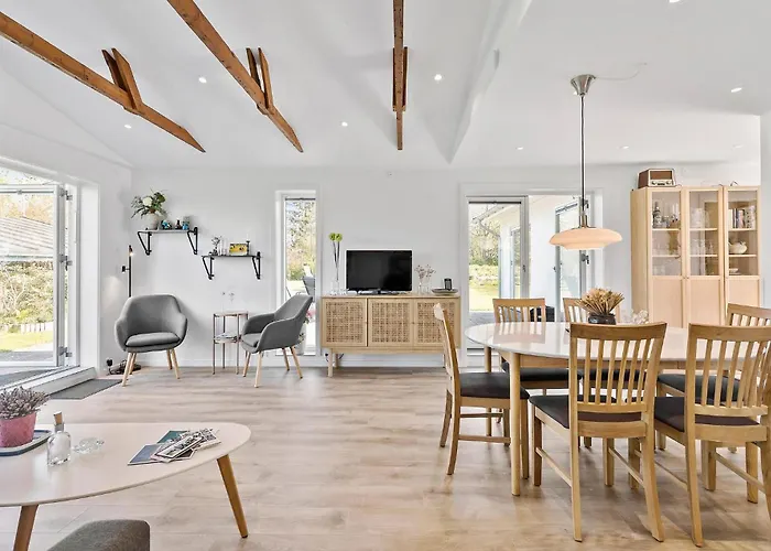 2 Bedroom Awesome In Jægerspris