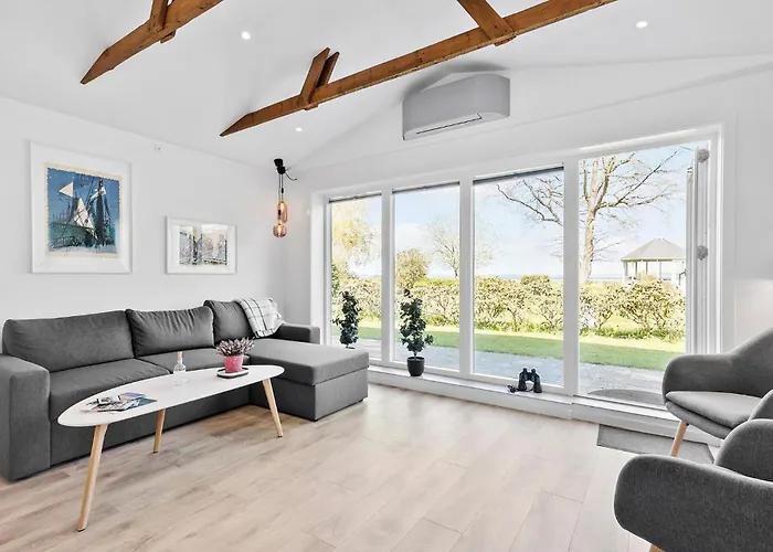 2 Bedroom Awesome In Jaegerspris